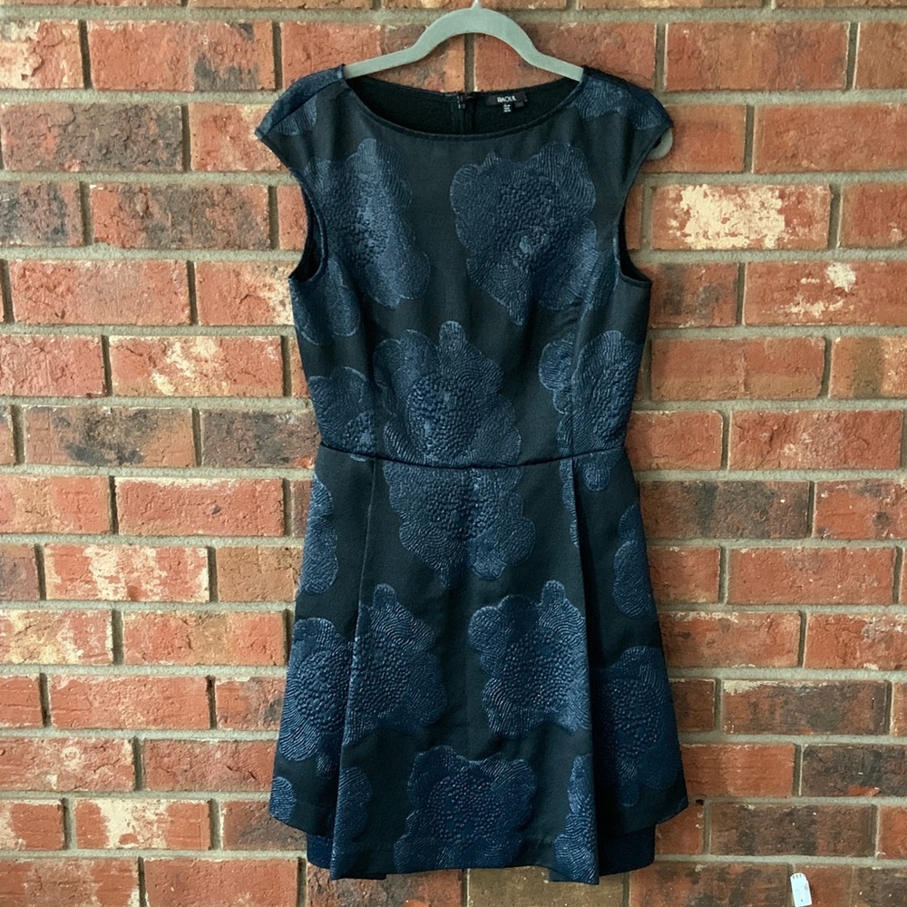 Raoul Black and Blue Floral Shimmer Women's Formal Cocktail Dress